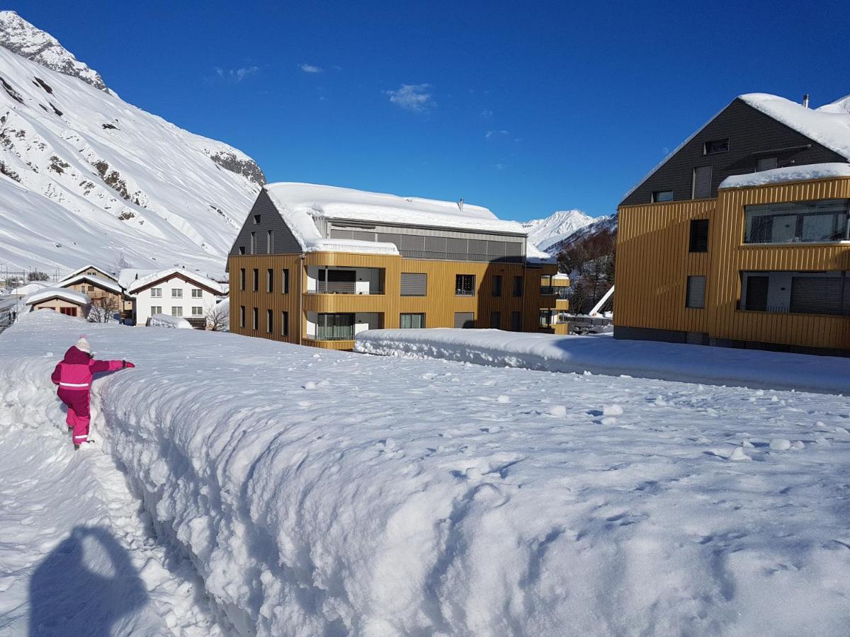 Realp-Andermatt 3,5 Locali Giardino Privato In Mezzo La Natura, Spettacolare Per Appassionati Montanbike, Pesca Ecc In Inverno Fai Sci Di Fondo Dal Giardino E Con Il Treno Davanti A Casa Si Raggiunge In 5Min Il Comprensorio Scistico Di Andermatt ภายนอก รูปภาพ